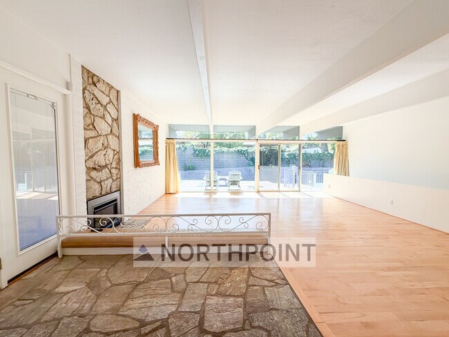 Building Photo - Midcentury Modern Masterpiece