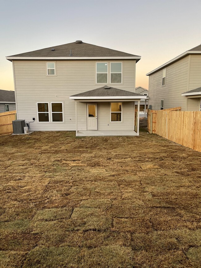 Building Photo - 451 Forsythia