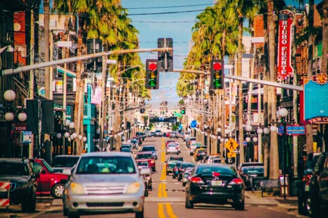 Building Photo - 1704 N 17th St