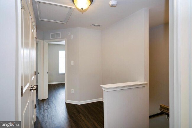 Building Photo - 56 Iron Gate Rd