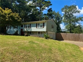 Building Photo - 2949 Karen Ln