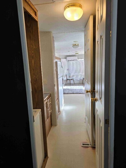 Building Photo - 4909 W Front Ave