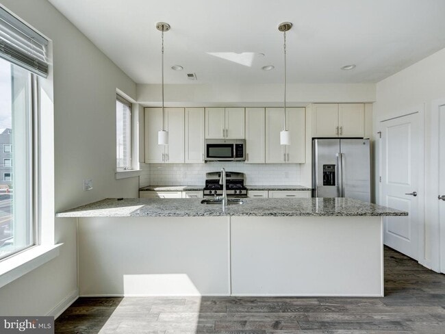 Building Photo - 2123 E Lehigh Ave