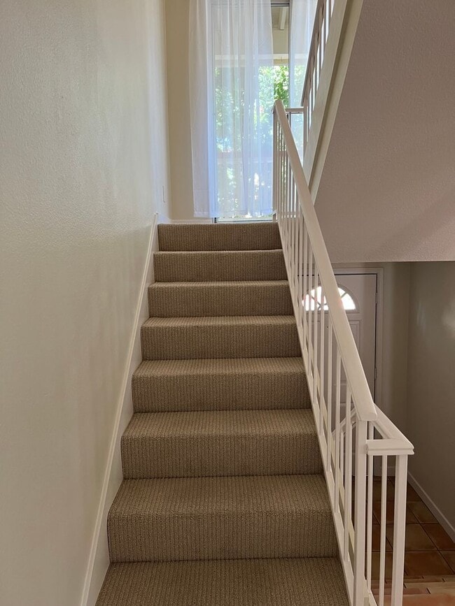 Building Photo - Spacious La Costa 3BR/3BA Townhome; gated complex w/pool, spa and tennis