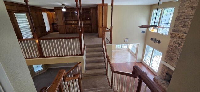 Building Photo - 1323 Falling Leaf Ln