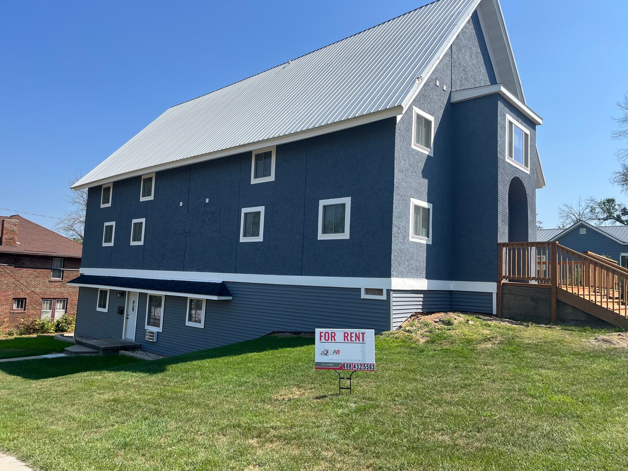 Building Photo - 408 Academy St