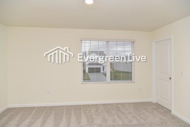 Building Photo - 157 Snowdrop Ave