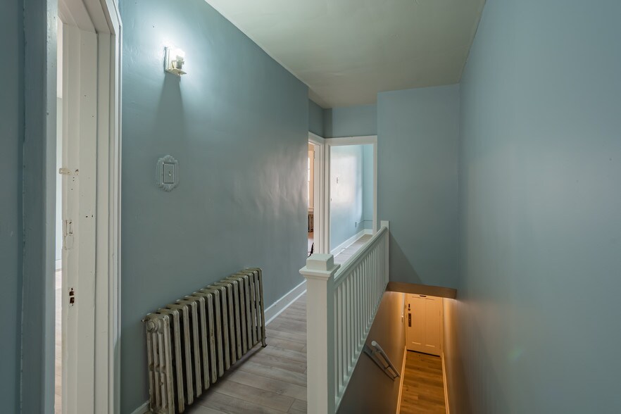 Building Photo - 2118 Bedford Ave