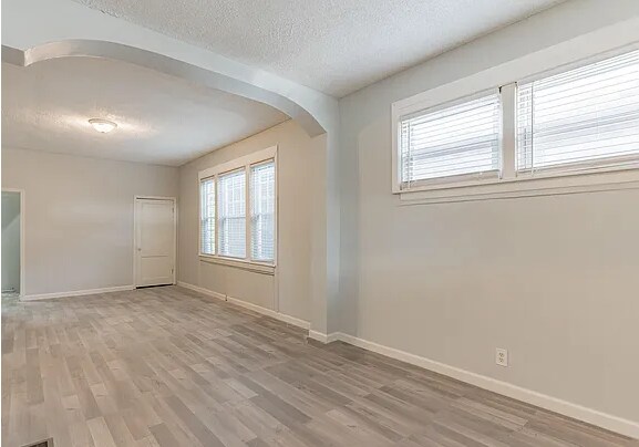 Building Photo - 736 Sutcliffe Ave