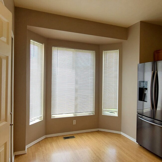 Building Photo - Beautiful home in Briargate Fairfax - D20 - ready to move in NOW!