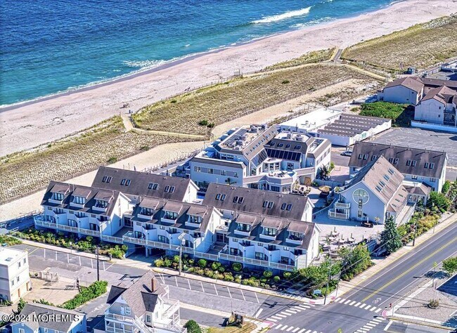 Building Photo - 900 Ocean Ave