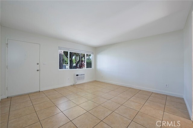 Building Photo - 410 N Clark St