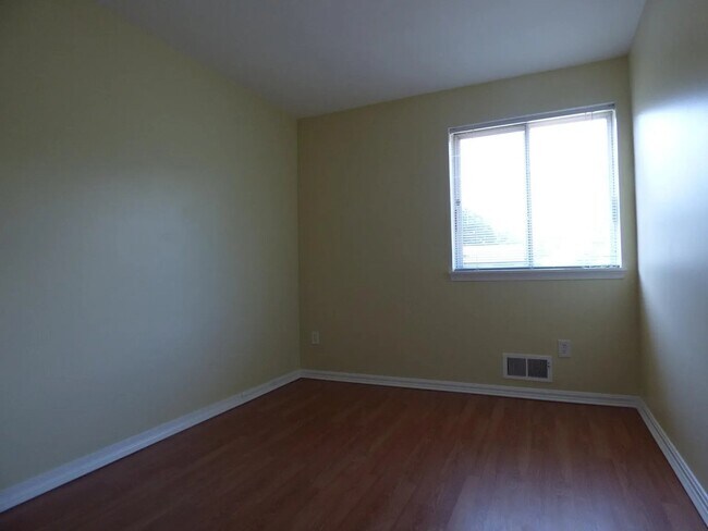 Building Photo - 7809 Suthard Dr