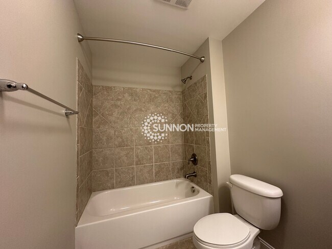 Building Photo - 4 Bedroom 2.5 Bathroom in Indian Trail