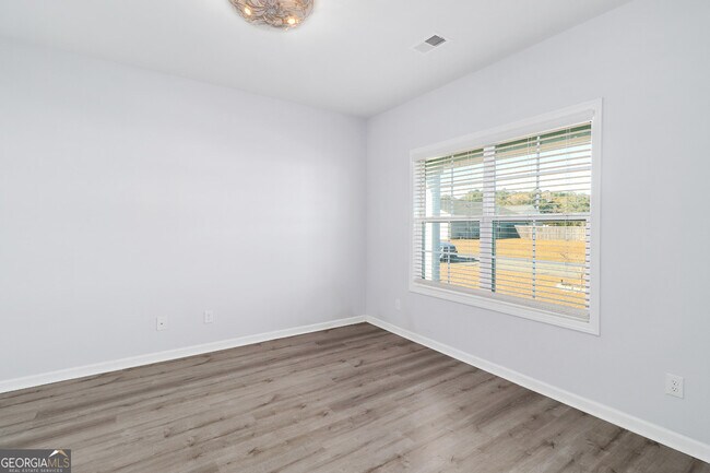 Building Photo - 120 Greenbriar Dr