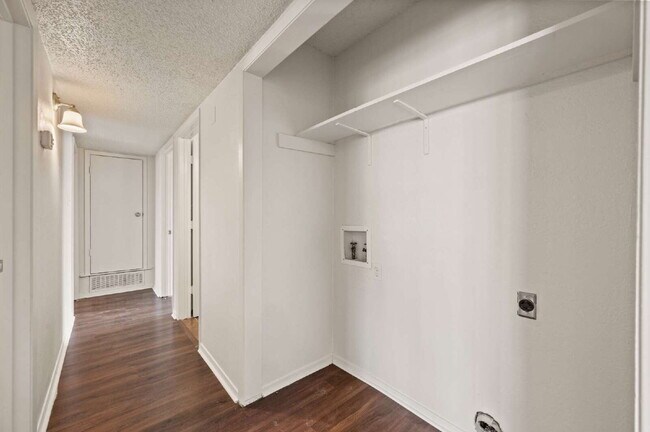 Building Photo - "Charming 3-Bed Home with Spacious Layout in Ft Worth – Aledo School District"