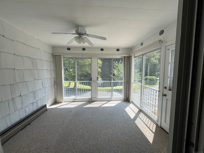 Building Photo - 1 Silvermine Manor