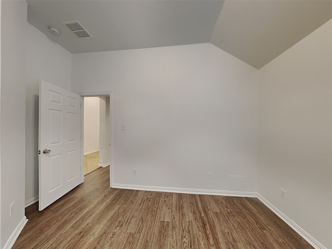 Building Photo - 2914 Crescent Oaks Park Ln