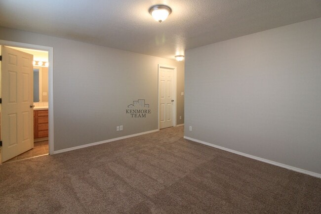 Building Photo - 4811 Cleveland Ln