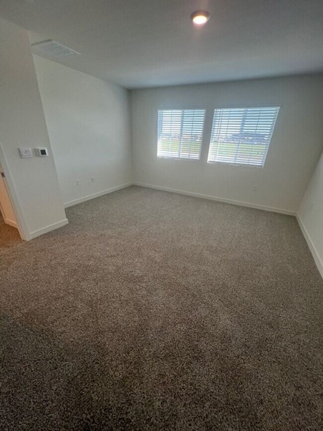 Building Photo - Brand New DR Horton Solar Smart Home with 4 Bedrooms.