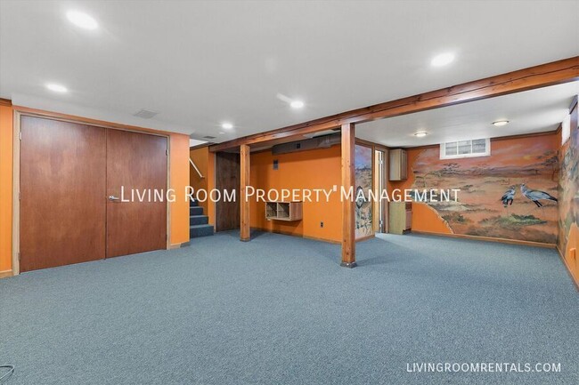 Building Photo - 6025 NE 14th Ave