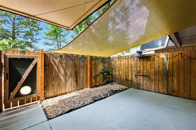 Building Photo - Welcome to Your New Home in the Heart of Denver!
