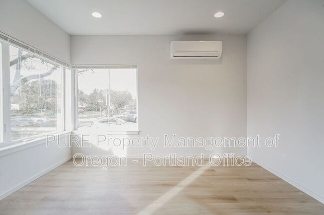 Building Photo - 5685 N Willamette Blvd