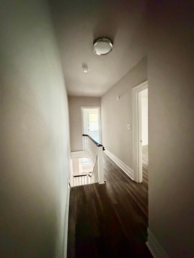 Building Photo - 27 N Edgewood St