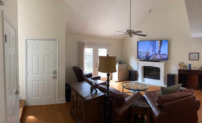 Main Room Looking at Front Door - 1414 Brockman Cir