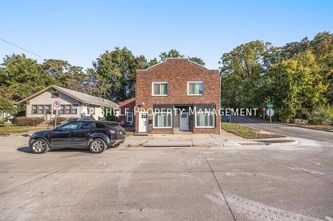 Building Photo - 2401 High St