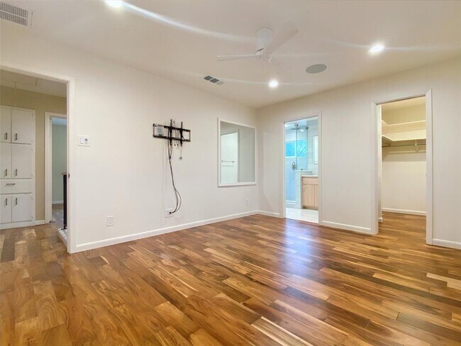 Building Photo - 8303 Alabama Dr