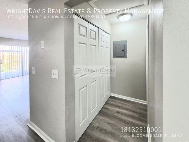 Building Photo - 3141 Bloomingdale Villas Ct