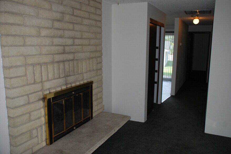 Building Photo - 3614 W 17th Pl