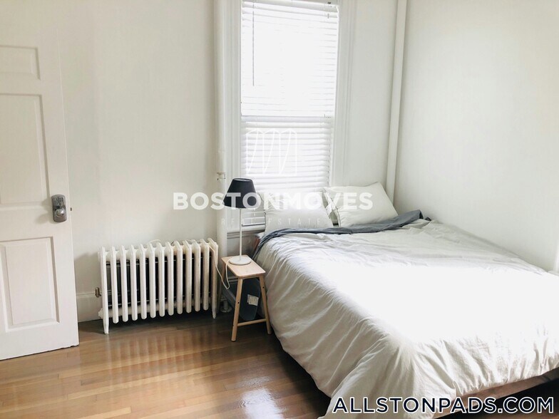 Building Photo - 7 Imrie Rd