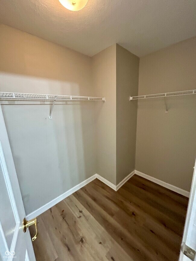 Building Photo - 3039 Armory Dr