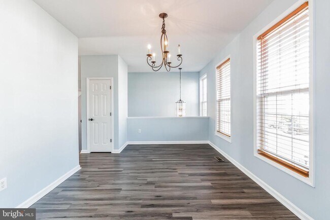 Building Photo - 10329 Bridle Ct
