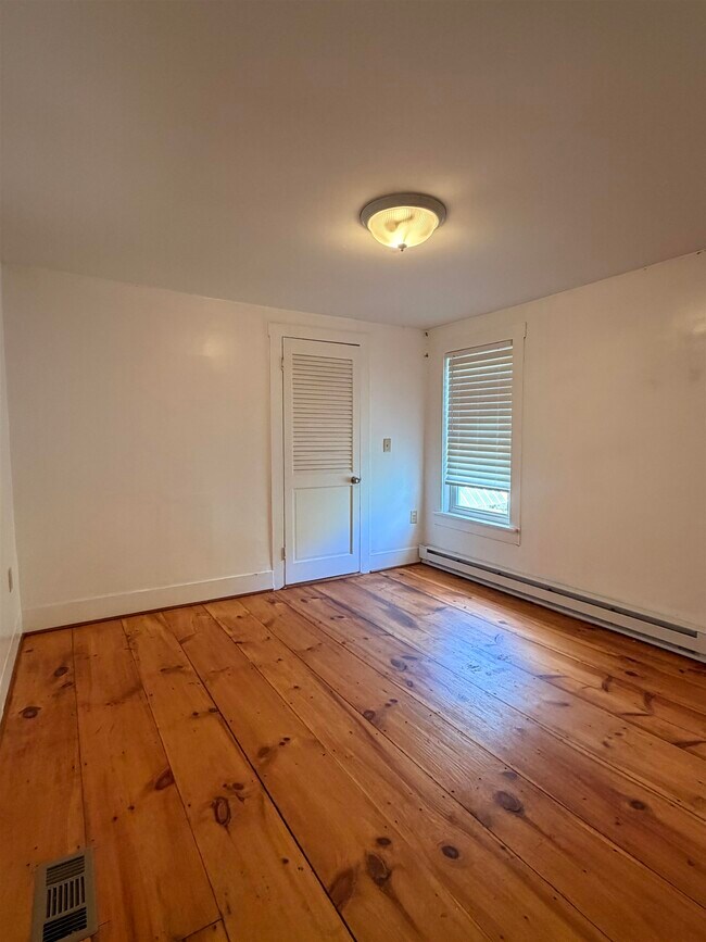 Building Photo - 27 Ashuelot St