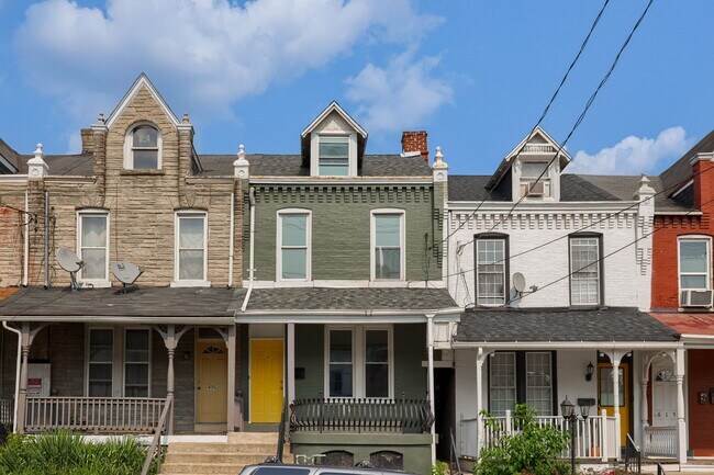 Building Photo - 611 S Prince St
