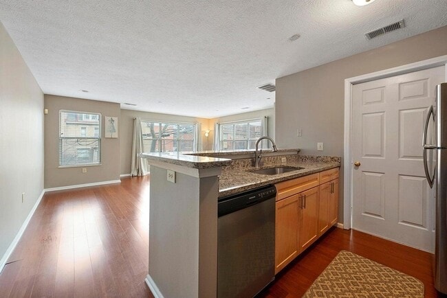 Building Photo - 35 Buttles Ave