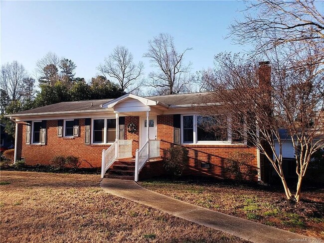 Building Photo - 10700 Forest Dr