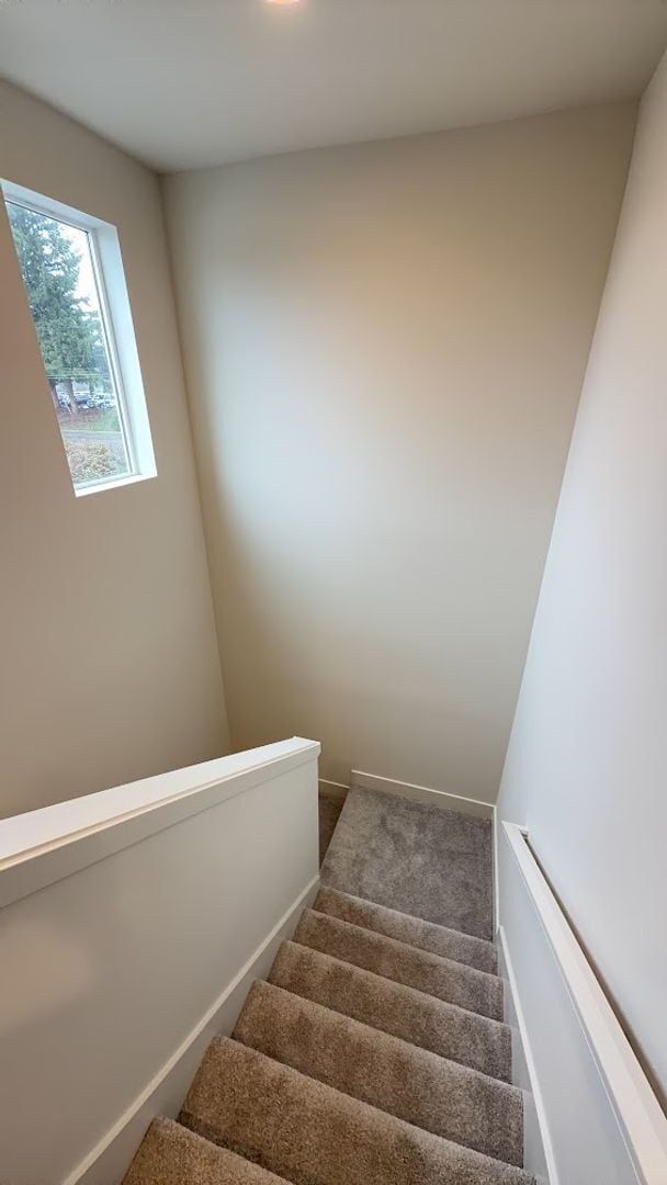 Building Photo - Seven Oaks Luxury Duplexes - New, Light, Bright, and Spacious!!