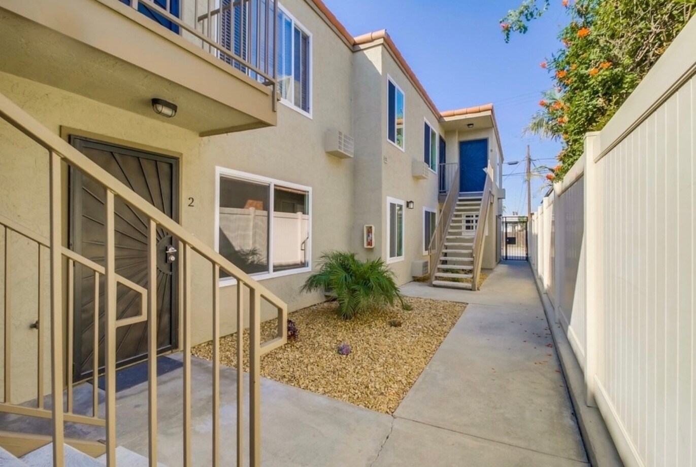 Inner courtyard of condo - 4062 Georgia St