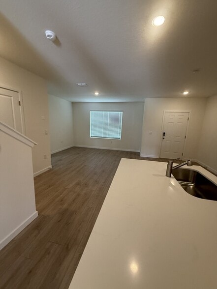 Building Photo - 588 Preston Cv Dr