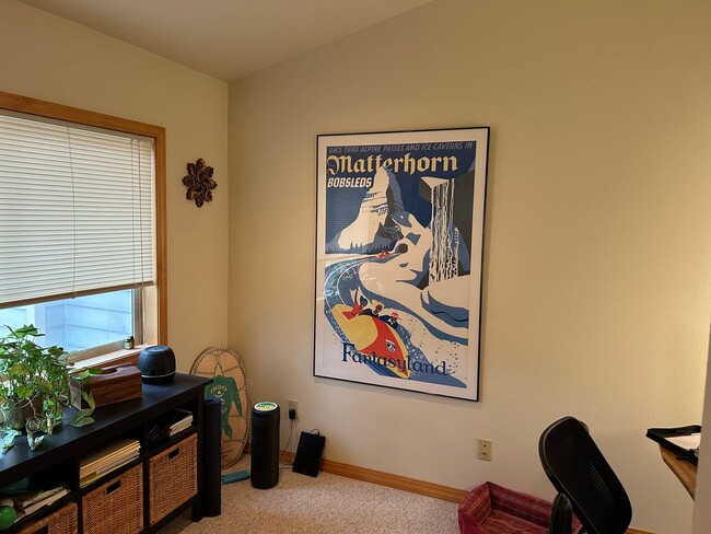 Building Photo - 3 bedroom home with deck views of the lake and mountains in Lakeside!