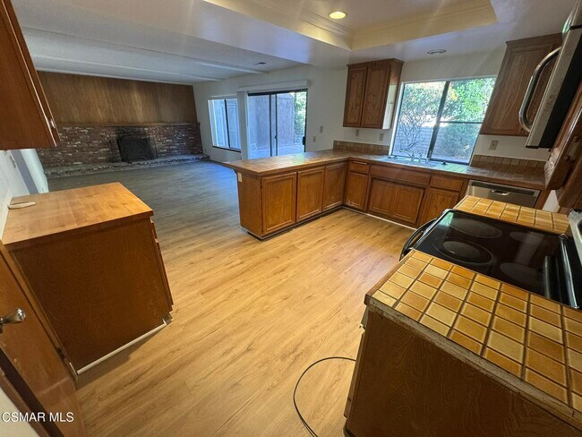 Building Photo - 2930 Reservoir Dr