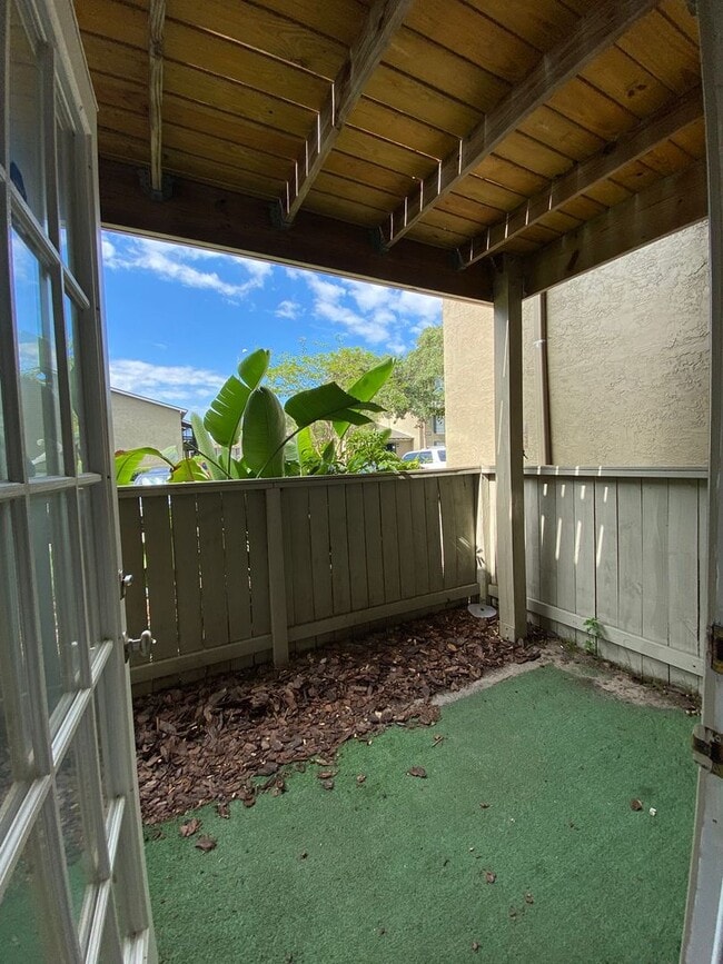 Building Photo - Mono Studio For Rent