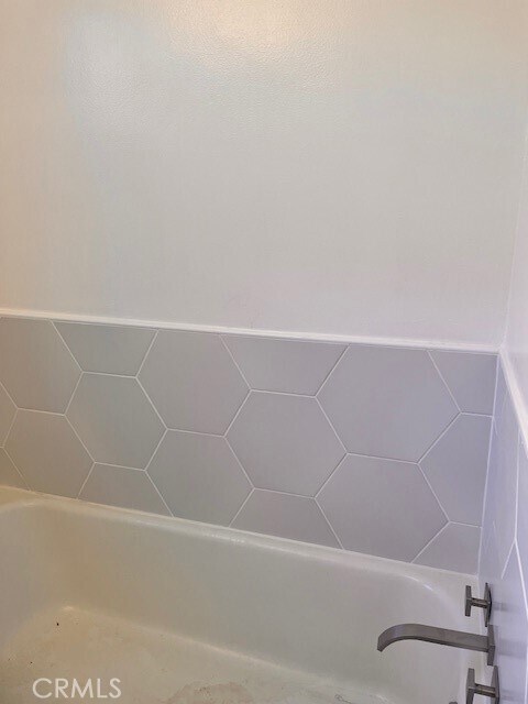 Building Photo - 1054 Mayflower Ave