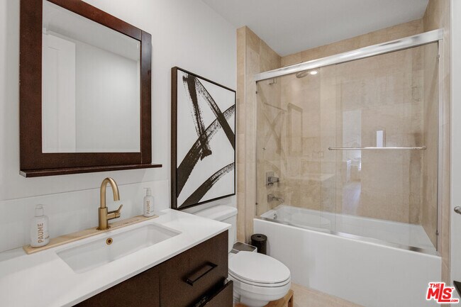 Building Photo - 118 S Kenwood St