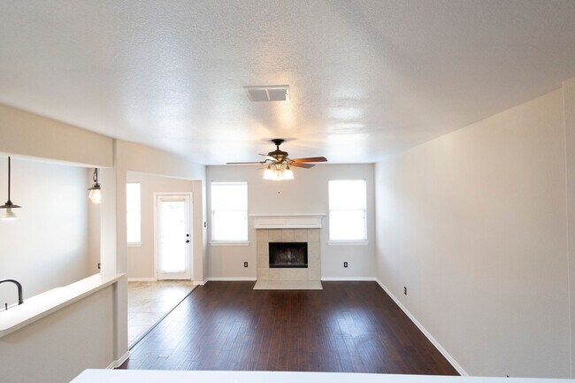Building Photo - 1509 Heron Dr