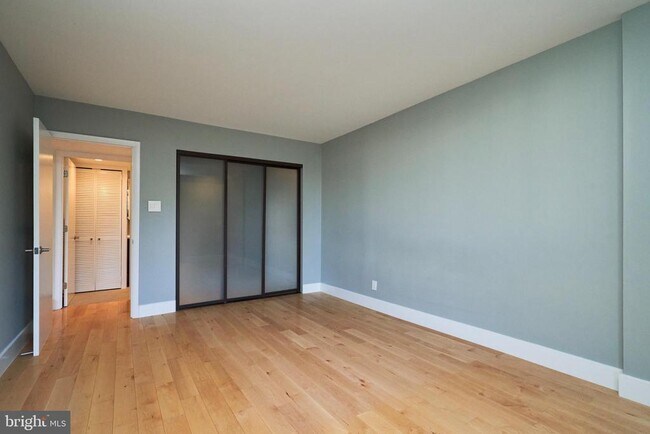 Building Photo - 1800 Old Meadow Rd